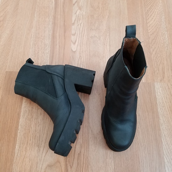 sixtyseven chelsea boots